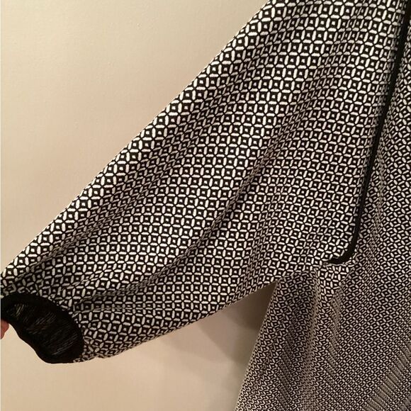 MAX STUDIO SIZE XL BLACK AND WHITE DOUBLE KNIT 3/4 SLEEVE SHIFT DRESS - Picture 5 of 7